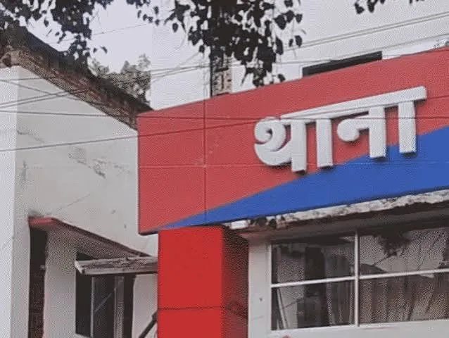 गोरखपुर में विवाद: मंदिर की जमीन कब्जाने के प्रयास में सपा पार्षद समेत 20 पर केस