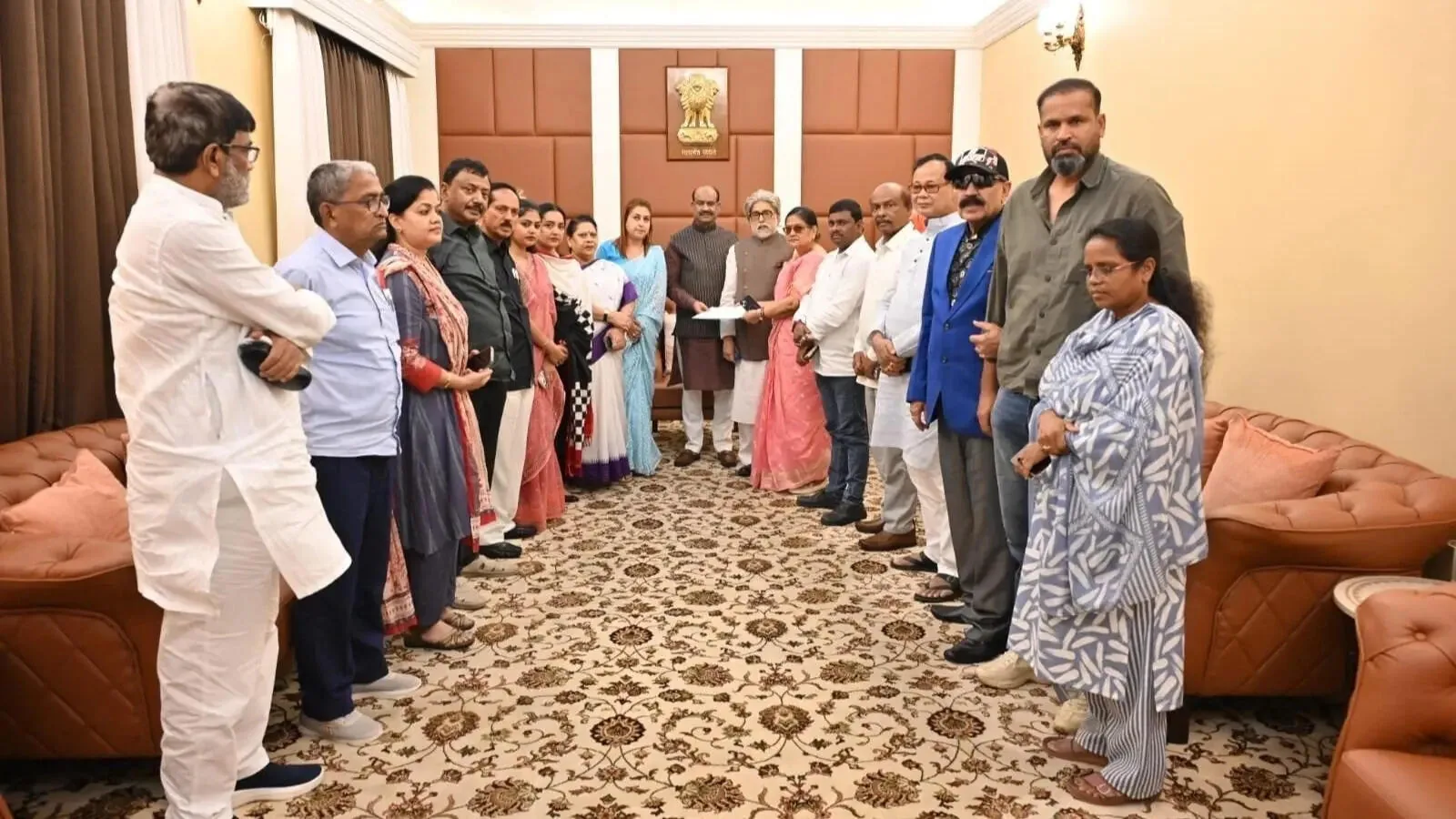 बड़ी राहत: टीएमसी के बागी 20 सांसदों के पक्ष में लोकसभा अध्यक्ष ओम बिरला ने लिया बड़ा फैसला