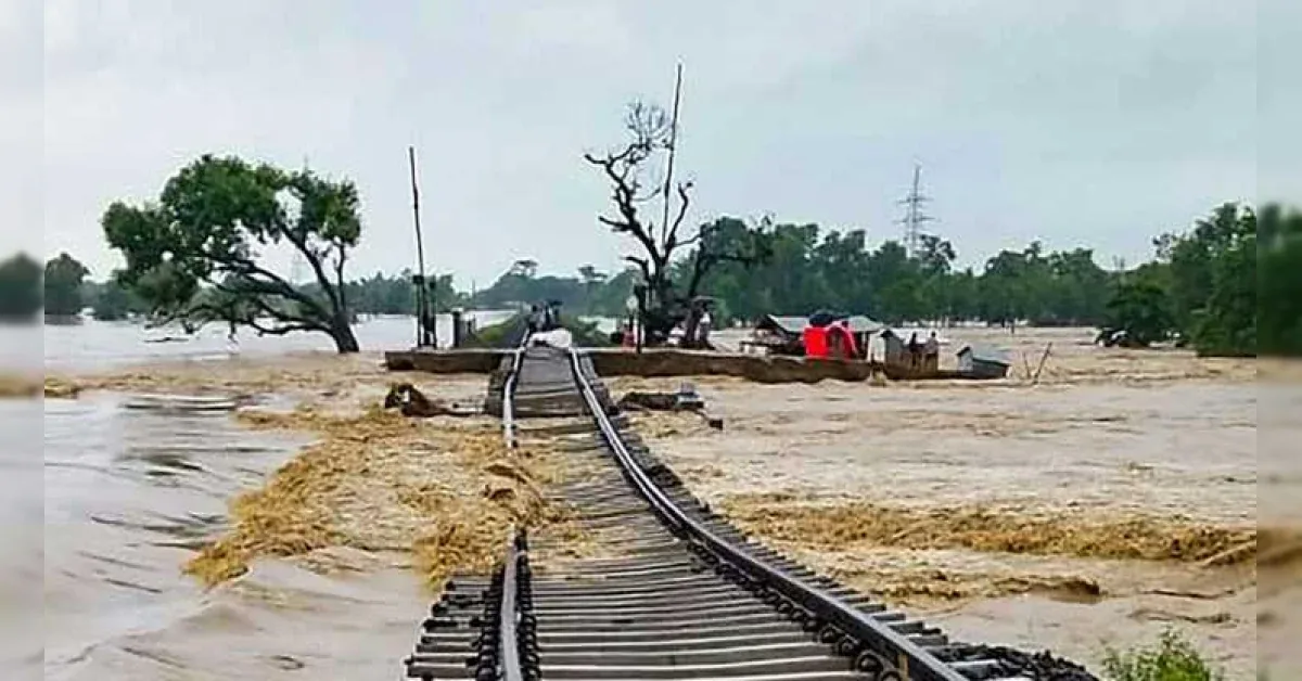 बाढ़ का कहर: बिहार में भारी तबाही के बाद रेलवे ने कई ट्रेनें कीं रद्द, घर से निकलने से पहले चेक करें नई लिस्ट