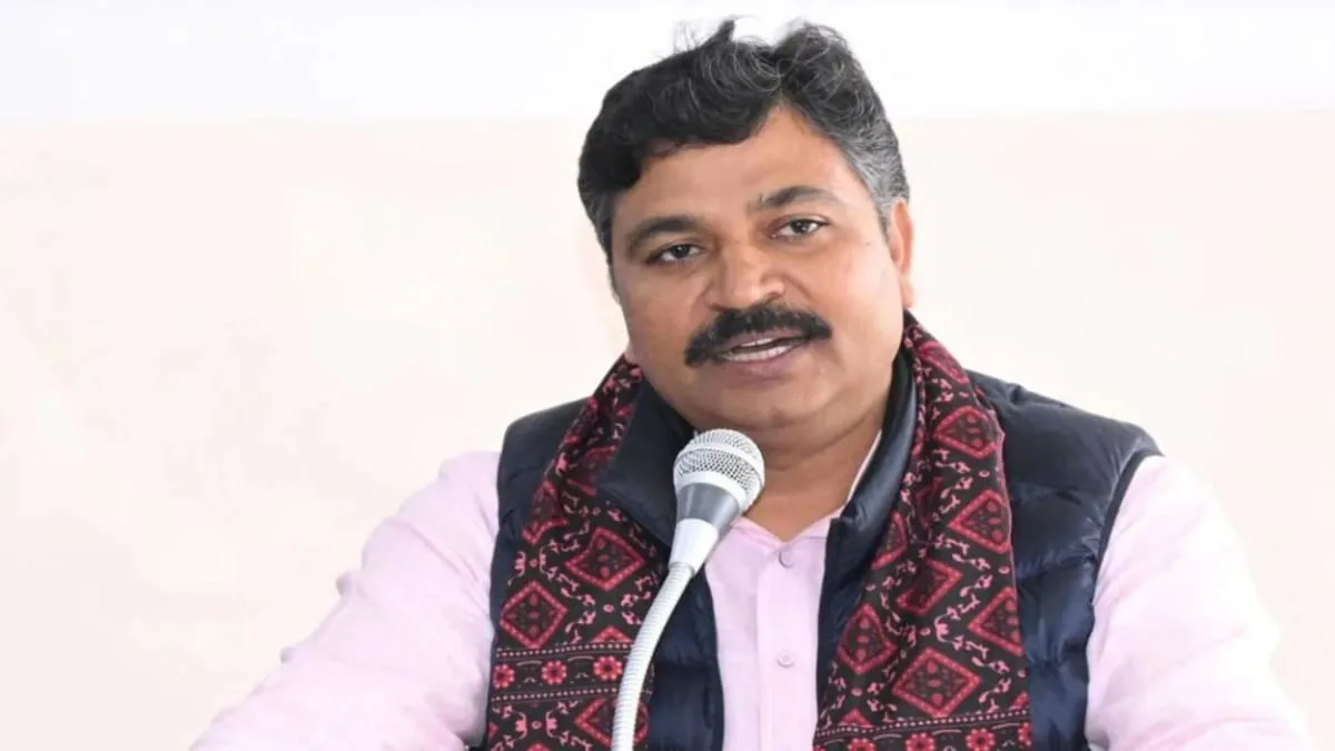 राजनीतिक विवाद: टीकाराम जूली ने राजस्थान सरकार पर जनता की आवाज दबाने का लगाया गंभीर आरोप