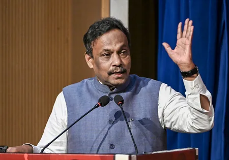 संगठन में बदलाव: भाजपा ने विनोद तावड़े को यूपी और राम माधव को उत्तराखंड प्रभारी नियुक्त किया