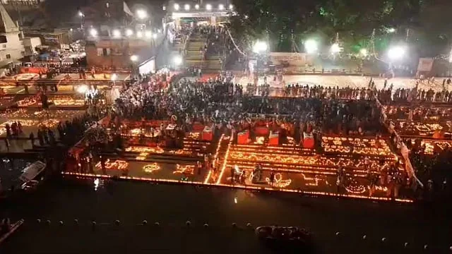 दीपोत्सव का आयोजन: नरहरपुर खेल मैदान में जगमगाए इक्यावन सौ आशीर्वाद के दीप