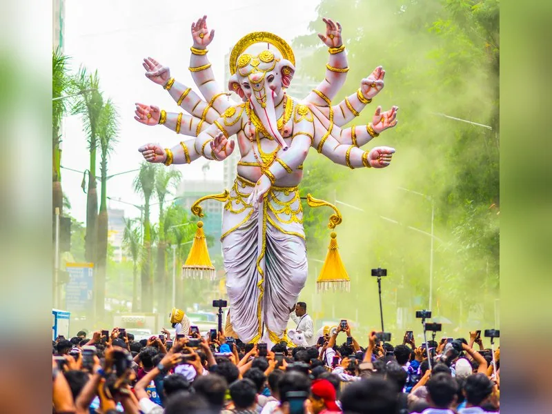 उत्सव का उल्लास: महाराष्ट्र के बाहर इन अनोखे राज्यों में भी मनाई जा रही है गणेश चतुर्थी
