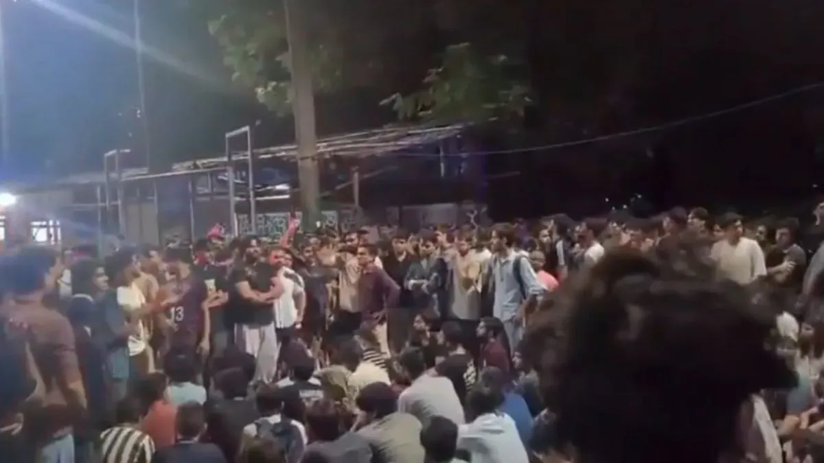 बड़ी कार्रवाई: आईआईटी बॉम्बे खुदकुशी मामले की जांच क्राइम ब्रांच को सौंपी गई और आरोपी शिक्षक पर मुकदमा दर्ज