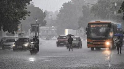 मौसम का मिजाज: सितंबर की शुरुआत के साथ दिल्ली से बंगाल तक भारी बारिश और पहाड़ों पर लैंडस्लाइड