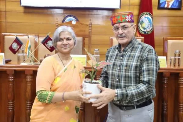 युवाओं का आह्वान: स्वस्थ और संवेदनशील समाज के निर्माण के लिए गवर्नर ने की पहल