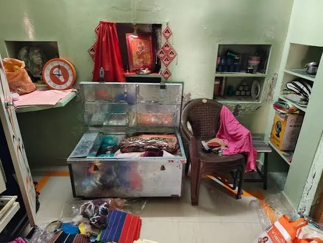 ससुराल में चोरी: बेलौहा बाजार में बंद घर का ताला टूटा, नकदी और जेवर गायब