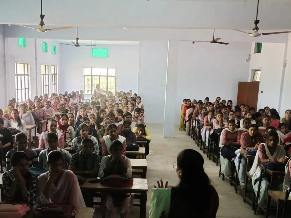 साक्षरता अभियान: डॉ. राम मनोहर लोहिया पीजी महिला महाविद्यालय में छात्राओं ने दी सांस्कृतिक प्रस्तुतियां