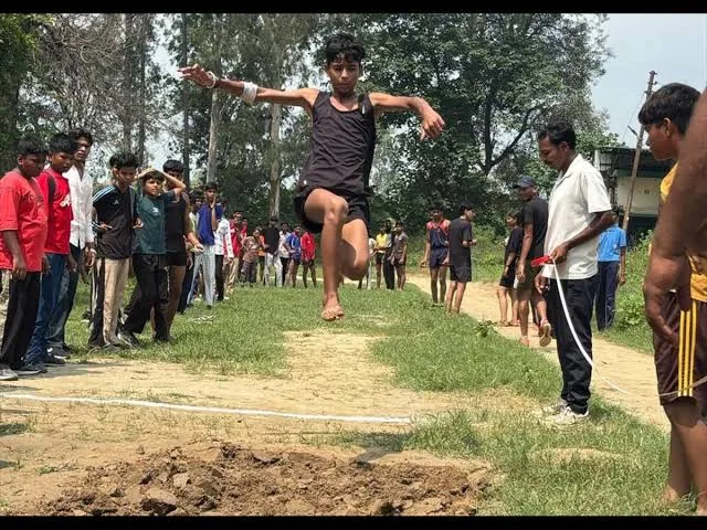 खेल महाकुंभ: समौड़ स्कूल में अंडर-14 छात्रा खेलकूद प्रतियोगिता का हुआ शानदार आगाज