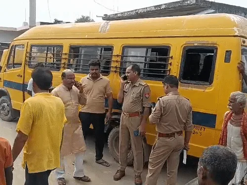 बड़ी कार्रवाई: लखनऊ में बस अग्निकांड मामले में चार स्कूल वैन चालक गिरफ्तार