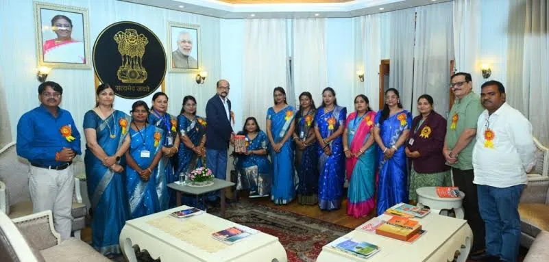 अद्भुत उपलब्धि: छत्तीसगढ़ में दृष्टिबाधित विद्यार्थियों के लिए 11 हजार ऑडियो बुक्स तैयार, विश्व रिकॉर्ड में दर्ज