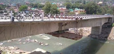कुल्लू में यातायात जाम से मिलेगी राहत: वैकल्पिक पुल निर्माण के लिए विश्व बैंक की टीम ने किया स्थल का निरीक्षण