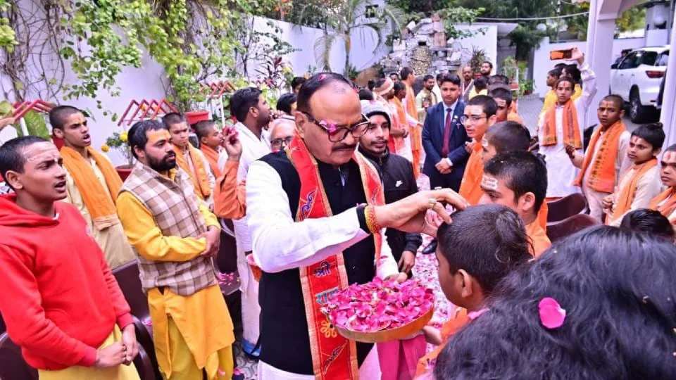 आयुर्वेद जागरूकता: लखनऊ में डिप्टी सीएम ब्रजेश पाठक ने दिखाई बाइक रैली को हरी झंडी