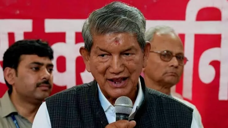 राजनीतिक भूचाल: पूर्व पीए पर ईडी की कार्रवाई के बाद हरीश रावत ने छोड़े कांग्रेस के सभी पद
