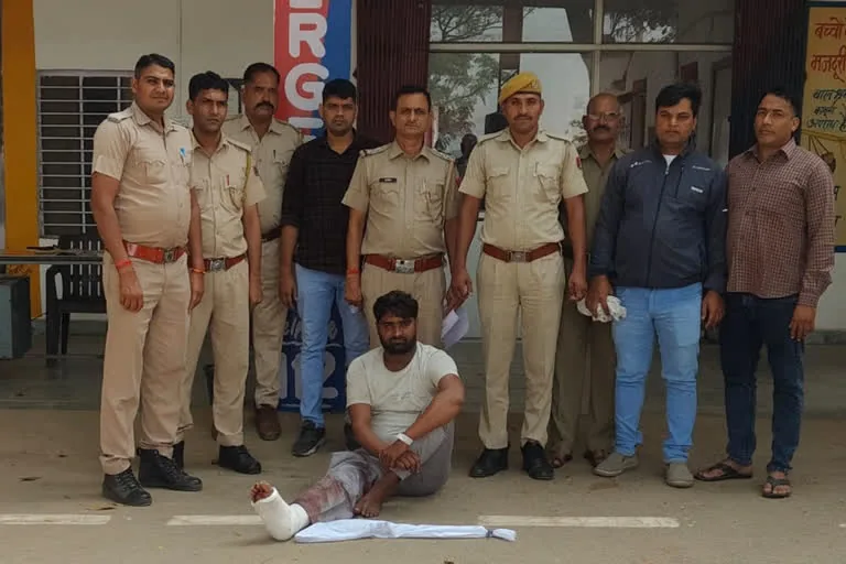 इनामी बदमाश गिरफ्तार: धौलपुर पुलिस ने हत्या के प्रयास मामले में एक साल से फरार दो आरोपियों को रीको एरिया से दबोचा