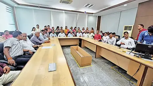 यार्न उत्पादन अध्ययन: 55 सदस्यीय दल ने जानी नई तकनीक और प्रक्रिया