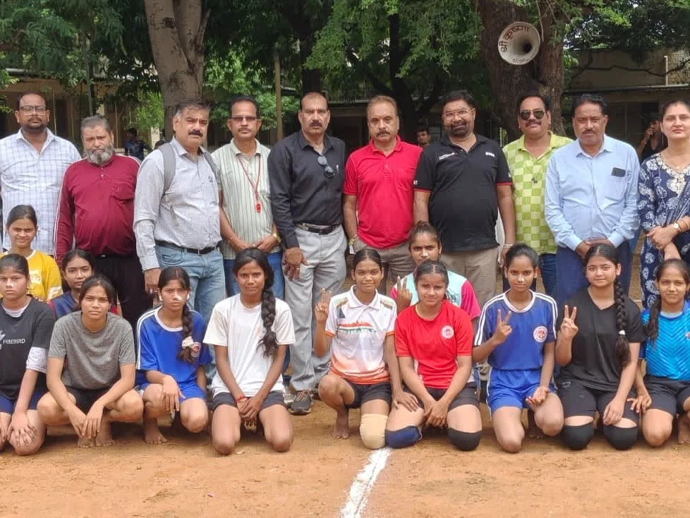 शानदार प्रदर्शन: जिलास्तरीय शालेय खेल प्रतियोगिताओं में नरवर की बेटियों का कबड्डी में जलवा
