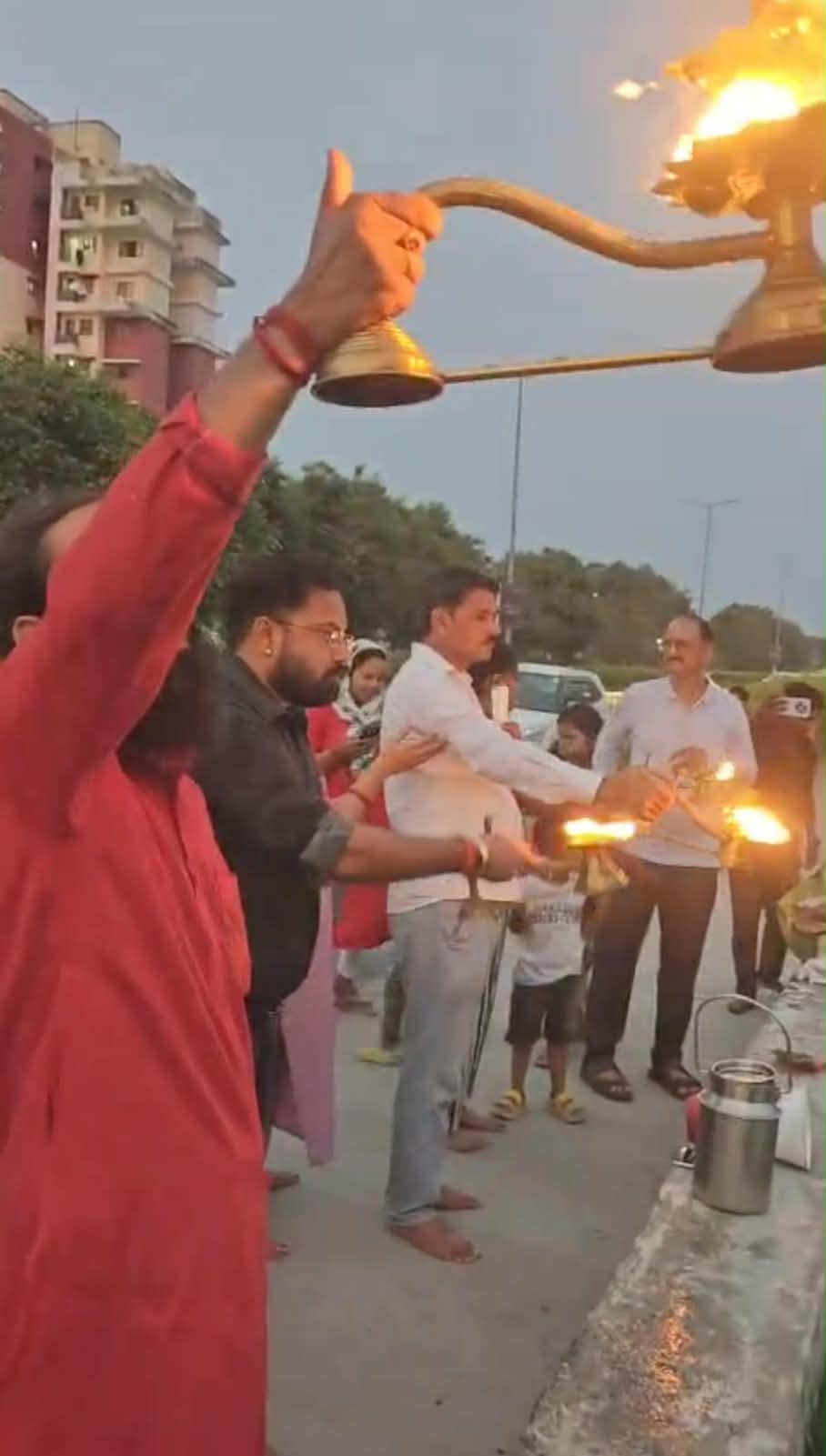 VHRP प्रदेश महासचिव ने अमन सिंह गोमती नदी के तट पर की आरती