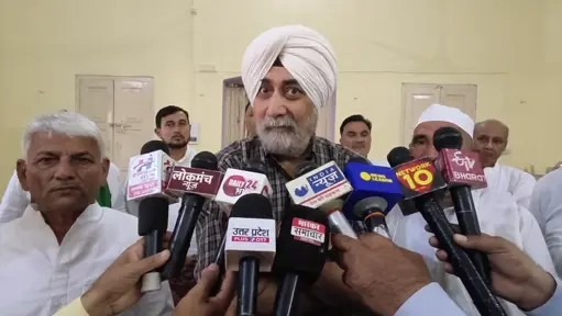 Baghpat : किसानों के मुद्दे पर अखिलेश-जयंत को घेरा, वीएम सिंह का बड़ा ऐलान
