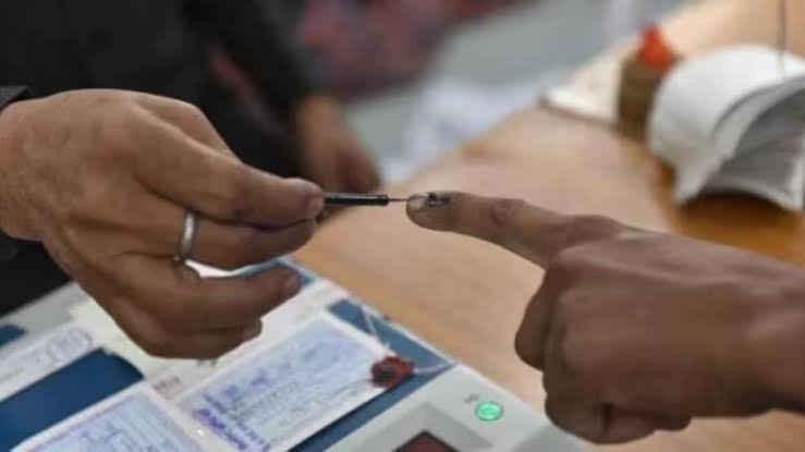 अयोध्या में शिक्षक MLC चुनाव के लिए मतदान, भाजपा-सपा प्रत्याशियों के बीच मुकाबला
