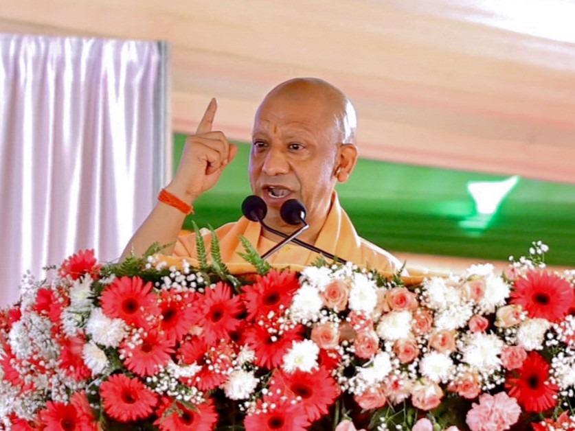 यूपी में सड़कों पर दंगा किया तो सरकारी नौकरी नहीं मिलेगी, सीएम योगी ने दी चेतावनी