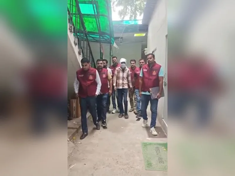 बड़ी कार्रवाई: दिल्ली के 91 मामलों में वांछित बदमाश ग्रेटर नोएडा से गिरफ्तार