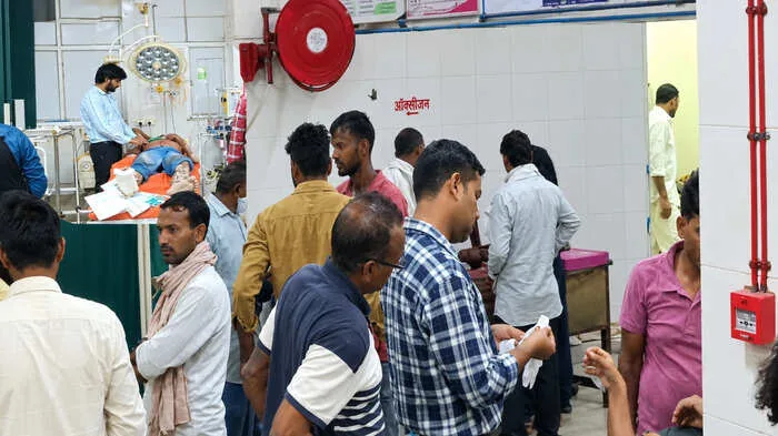 हादसा: सुल्तानपुर में निर्माणाधीन स्कूल का छज्जा गिरा, दो मजदूर घायल