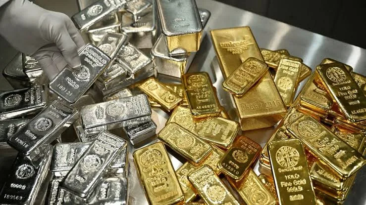 सर्राफा बाजार अपडेट: सोना हुआ सस्ता और चांदी में 50 हजार की भारी गिरावट