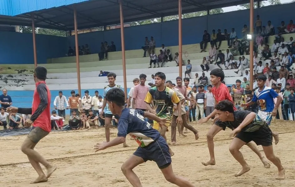 नोएडा अपडेट: श्री दुर्गे मंदिर परिसर में पुरुष कबड्डी प्रतियोगिता का आयोजन