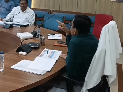 चुनावी सुगबुगाहट तेज: गोरखपुर-फैजाबाद शिक्षक एमएलसी चुनाव के लिए दो दिनों में 50 पर्चे खरीदे गए