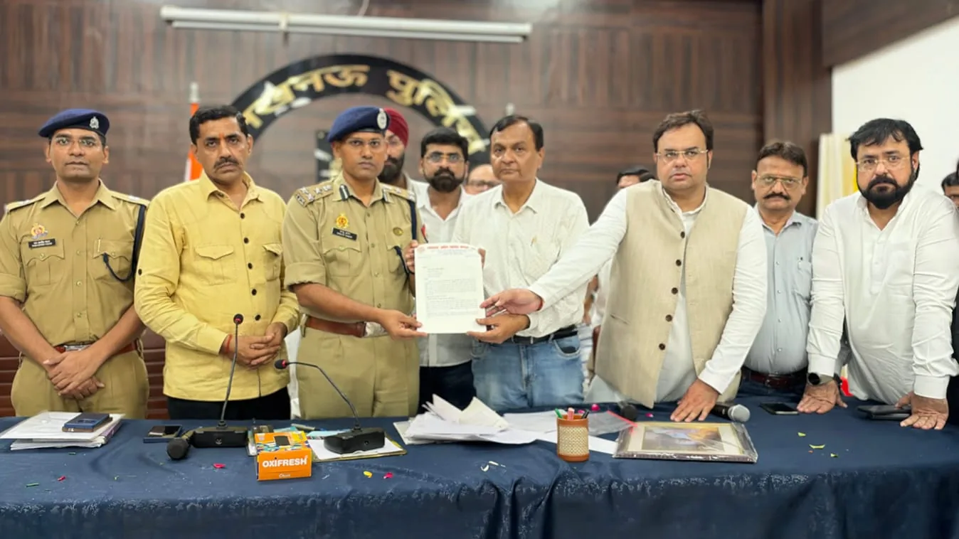 व्यापारिक चिंताएं: लखनऊ में रिपोर्ट दर्ज करने में देरी और खाते फ्रीज होने की समस्या उठी