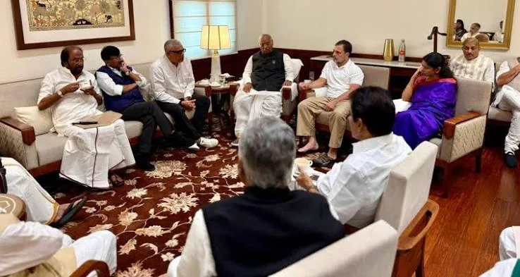 विपक्ष की बैठक: राहुल गांधी के आवास पर आज जुटेंगे गठबंधन के नेता