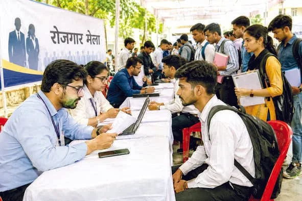 रोजगार अवसर: लखनऊ में आयोजित मेले में 800 पदों पर नौकरी पाने का मौका