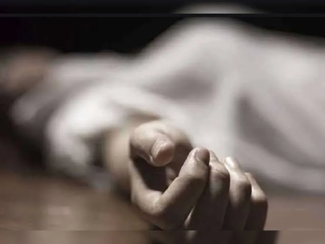 संदिग्ध मौत का मामला: अलवर में लिव-इन में रह रही युवती का पलंग पर मिला शव, साथी फरार
