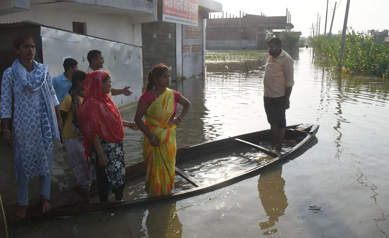 लखनऊ में नाव सेवा विवाद: आवागमन के लिए अवैध वसूली का आरोप
