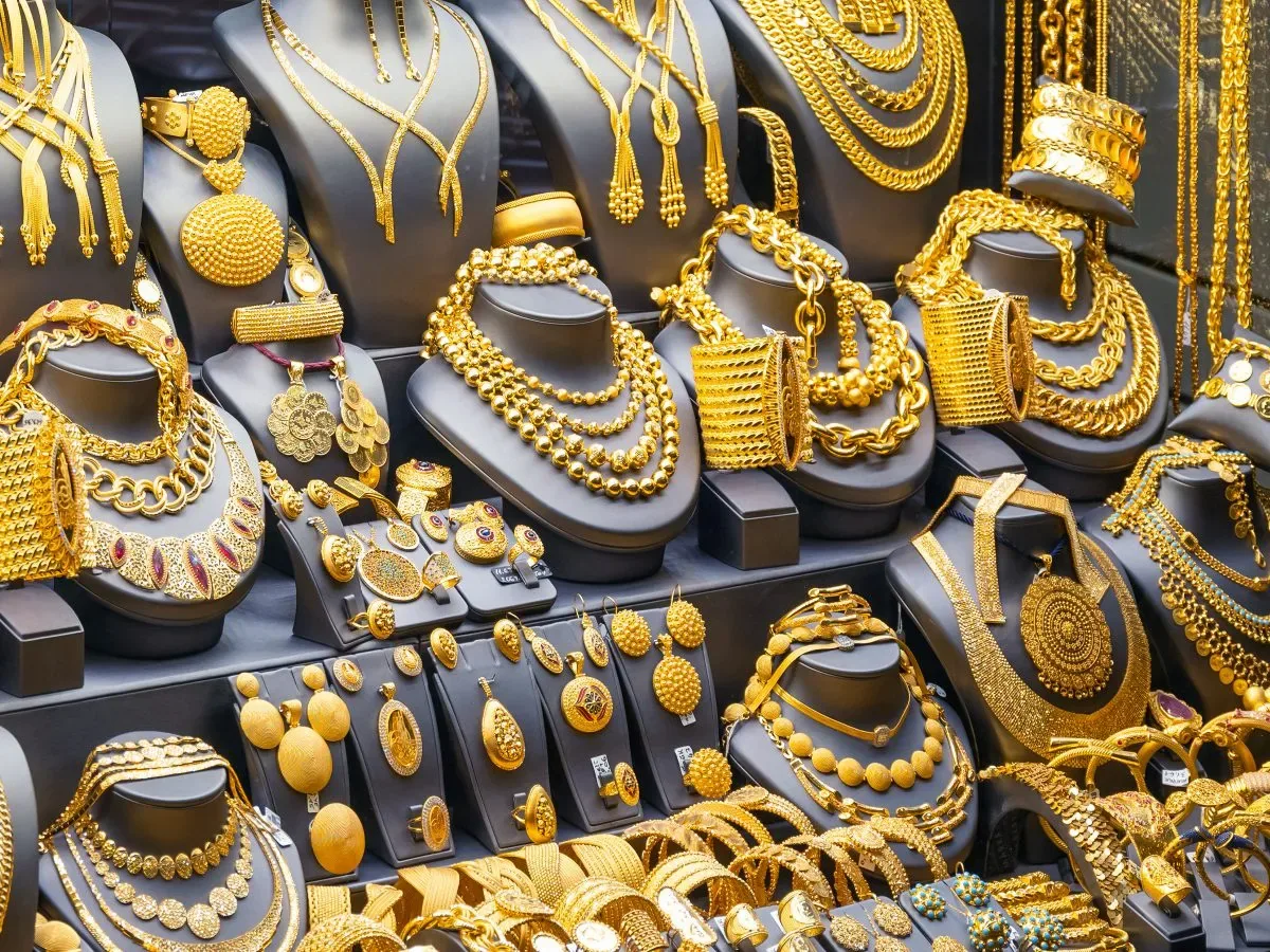 धनतेरस बुकिंग शुरू: सोना और चांदी खरीदने के लिए निवेशकों में भारी उत्साह