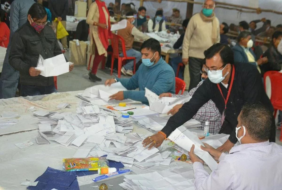 स्नातक निर्वाचन: झांसी में छह और प्रत्याशी चुनाव मैदान में उतरे