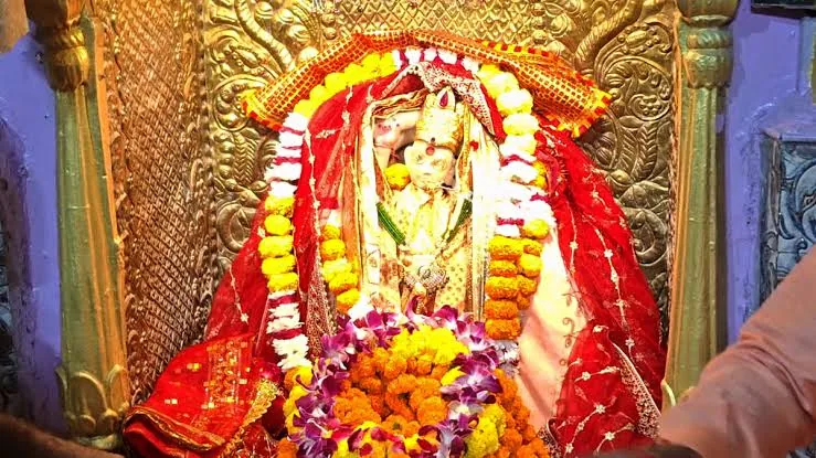 शारदीय नवरात्र आरंभ: करनाल के देवी मंदिरों में सजे भवन और गूंजे जयकारे