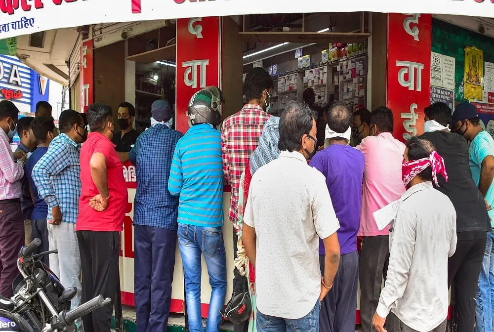 दवाओं के दाम में उछाल: गोरखपुर में मोनोपॉली और कमीशन के खेल से मरीज परेशान