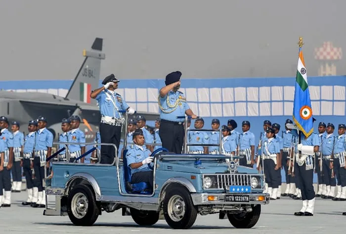 भारतीय वायुसेना दिवस: फिल्मों में लड़ाकू विमानों का पराक्रम और सिनेमा का सफर
