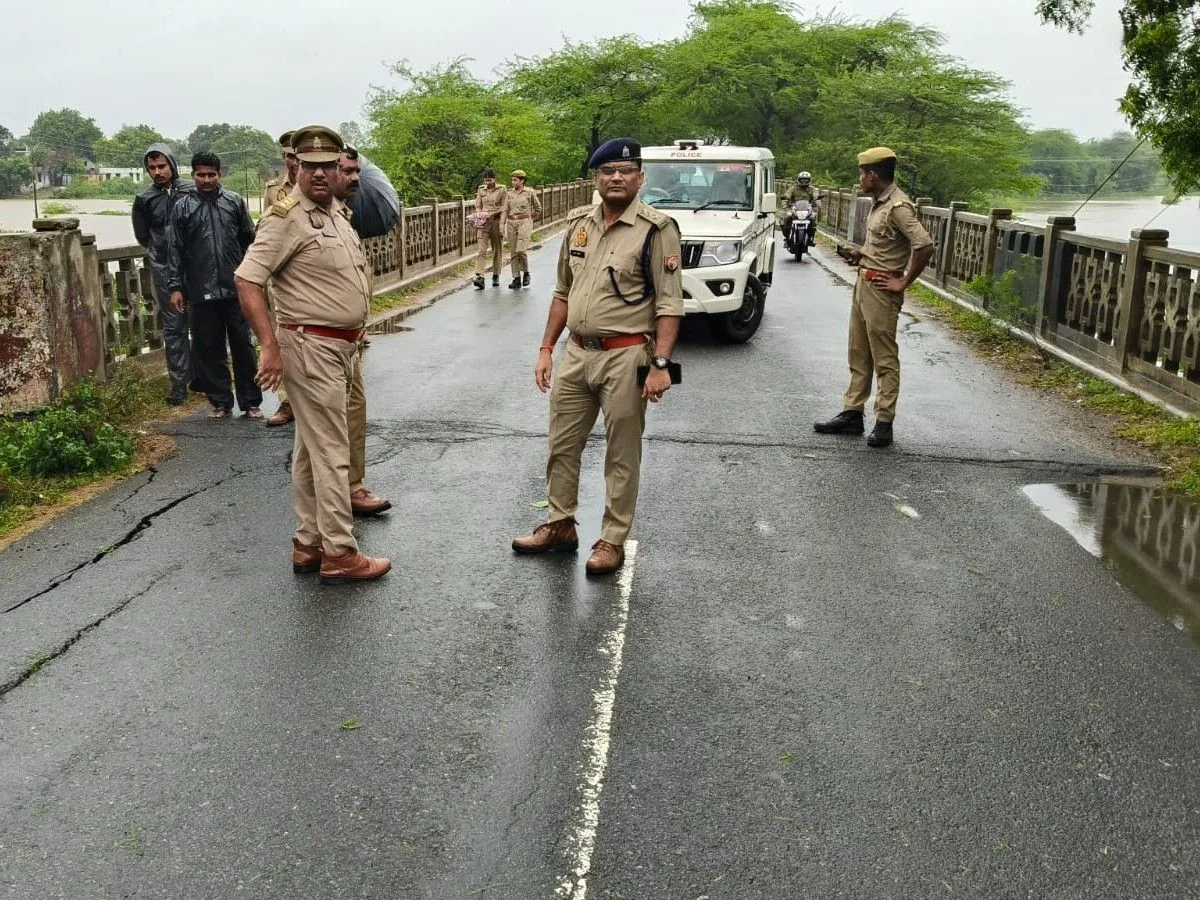 खस्ताहाल पुल: सीतापुर और हरदोई को जोड़ने वाले मार्ग पर गहरा संकट