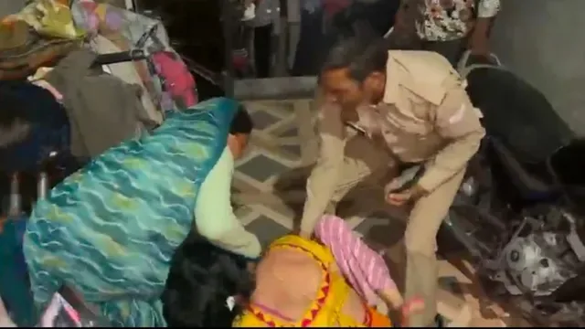 करवा चौथ विवाद: मथुरा में कमरे के भीतर प्रेमी संग पकड़ी गई महिला, पति के पहुंचते ही मचा हड़कंप