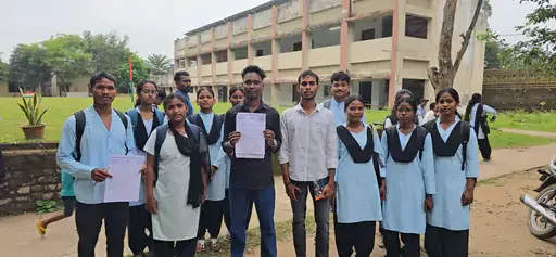 चक्रधरपुर में पढ़ाई का संकट: भूगोल विभाग में शिक्षकों की भारी कमी