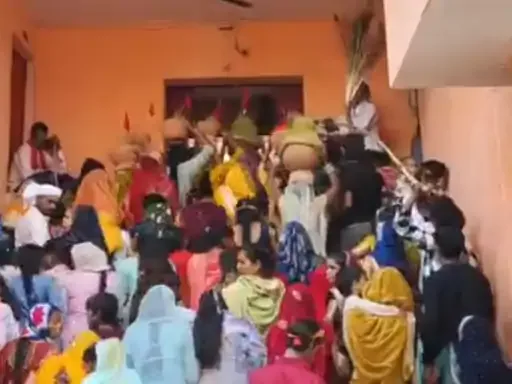 नवरात्रि का आगाज: कानपुर देहात के अंगदपुर में मां शैलपुत्री की भव्य पूजा