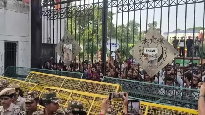 जामिया में बढ़ा ऑनलाइन पढ़ाव: 24 नवंबर तक कक्षाएं और परीक्षाएं वर्चुअल मोड में होंगी