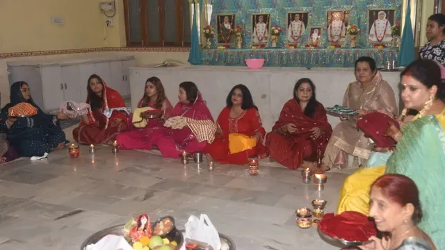 करवा चौथ उत्सव: बादलों के बीच सुहागिनों ने किया चंद्र दर्शन और पूरा किया व्रत