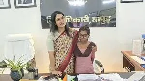 एक दिन की डीएम: उत्तर प्रदेश में नायक फिल्म जैसी अनूठी पहल
