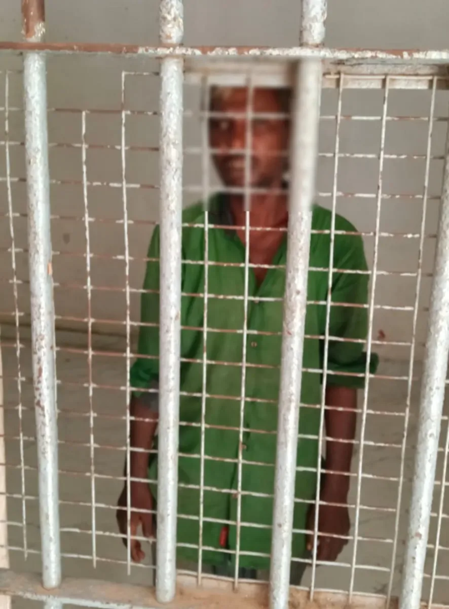 बड़ी कार्रवाई: छिनैती के मामले में सहजनवां पुलिस ने आरोपी को किया गिरफ्तार, लॉकेट और नकदी बरामद