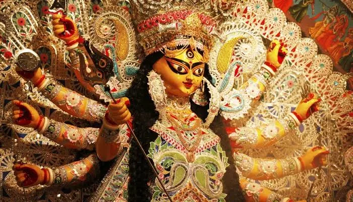 सुरक्षा और गाइडलाइंस: झांसी में 900 स्थानों पर सजेगी मां दुर्गा की प्रतिमाएं