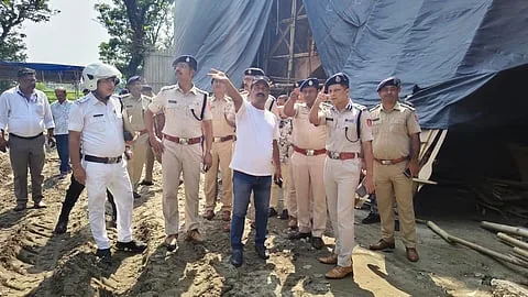 सुरक्षा के बीच विसर्जन: जिले के ग्रामीण इलाकों में 2500 स्थानों पर सजे थे पंडाल और रात एक बजे तक चली प्रक्रिया